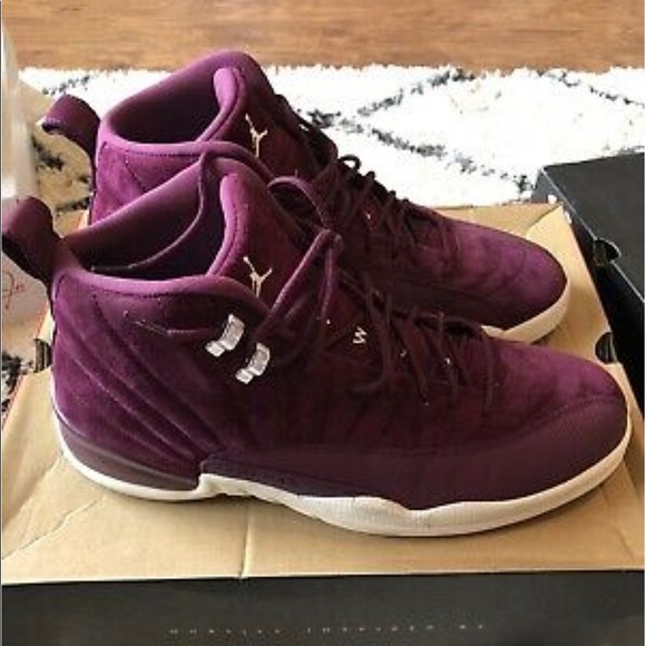 Maroon 12s - Picture 1 of 2